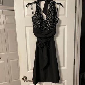 🎉🎊HOST PICK🎊🎉 NWT White House Black Market Formal Lace Halter Dress